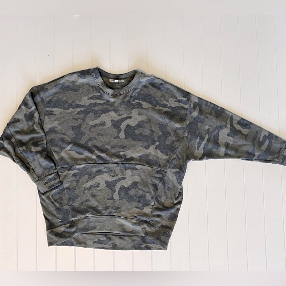 Express Distressed Camo Crewneck Sweatshirt Size M